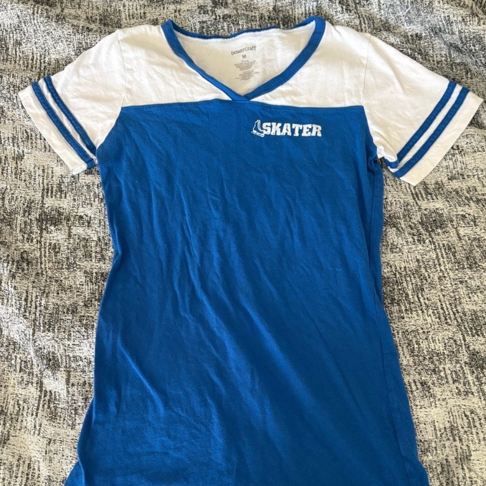 Skater V Neck Ringer T-Shirt Size Medium